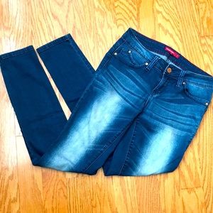 YMI Wanna Betta Butt? Faded Size 9 Blue Jeans